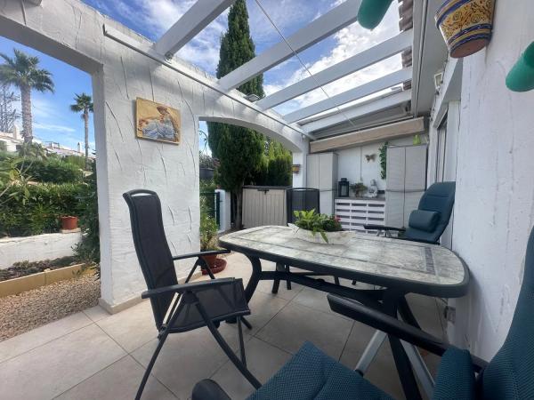 Chalet adosado en calle Serra del Cabeçó d'Or, 18