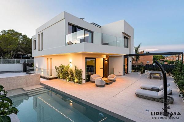 Casa independiente en calle Cézanne, 27