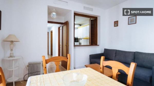 Apartamento completo de 2 dormitorios en Sevilla