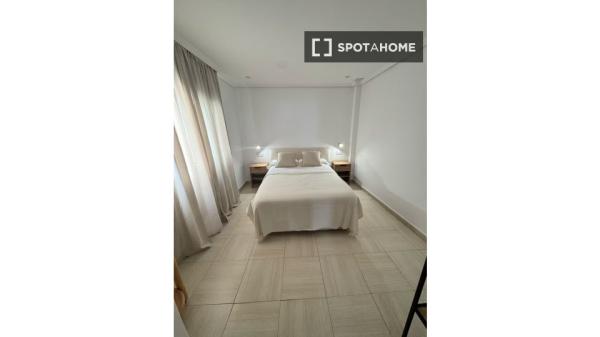 Apartamento de 1 dormitorio en alquiler en Benidorm