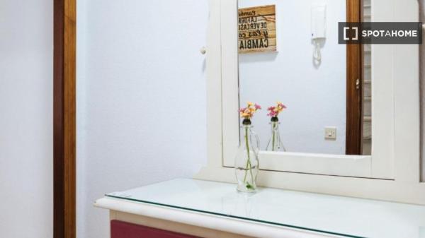 Apartamento completo de 2 dormitorios en Sevilla