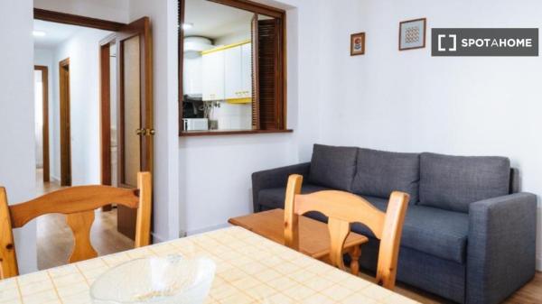 Apartamento completo de 2 dormitorios en Sevilla
