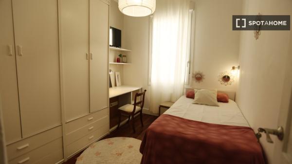 Piso completo de 5 habitaciones en Bilbao