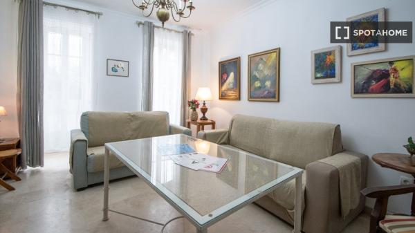 Piso completo de 3 habitaciones en Cádiz