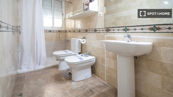 Piso completo de 3 habitaciones en Cádiz