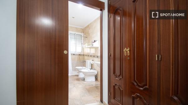 Piso completo de 3 habitaciones en Cádiz