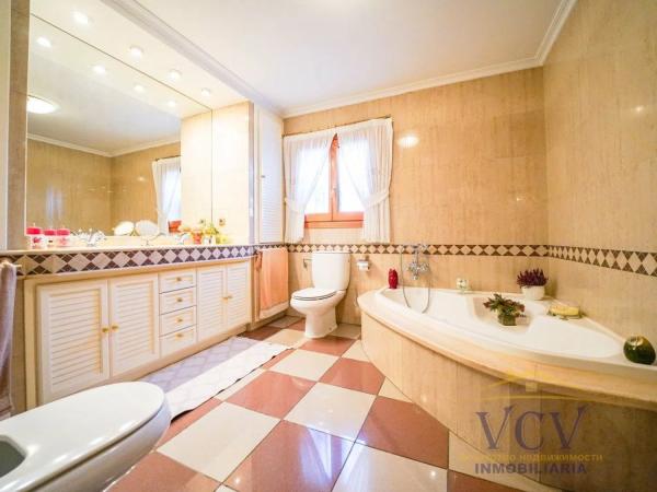 Casa independiente en avenida Albufereta