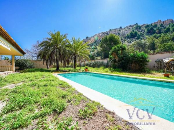 Casa independiente en avenida Albufereta