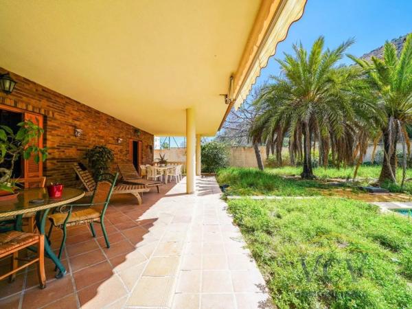 Casa independiente en avenida Albufereta