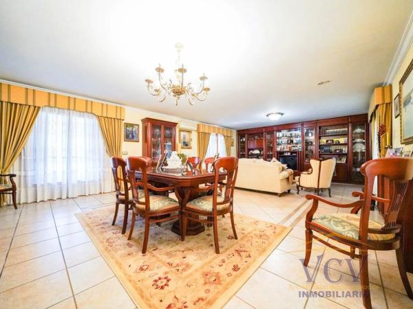 Casa independiente en avenida Albufereta