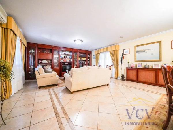 Casa independiente en avenida Albufereta