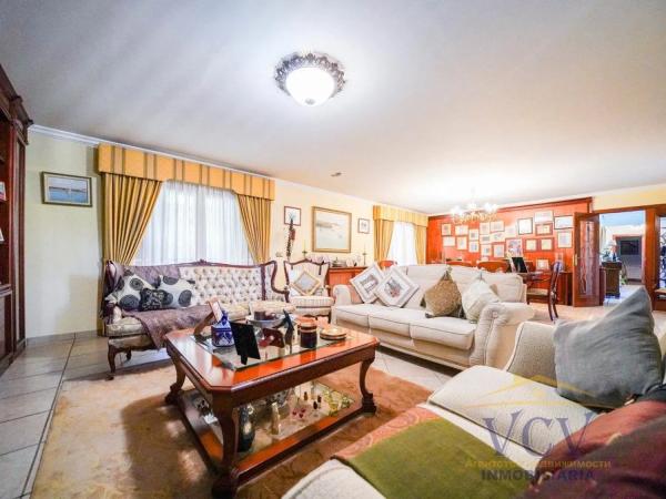 Casa independiente en avenida Albufereta