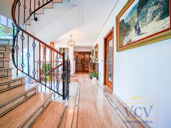 Casa independiente en avenida Albufereta