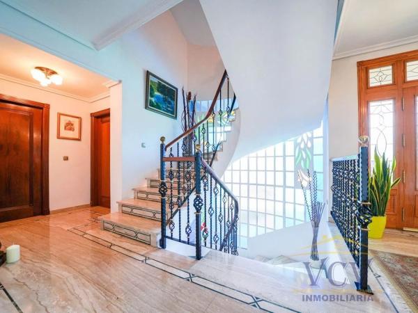 Casa independiente en avenida Albufereta