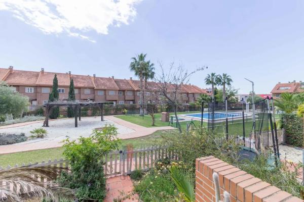 Chalet adosado en calle Economista German Bernacer, 39