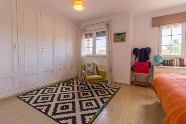 Chalet adosado en calle Economista German Bernacer, 39