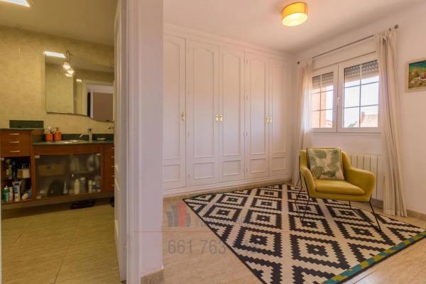 Chalet adosado en calle Economista German Bernacer, 39