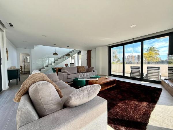 Casa independiente en avenida Albufereta