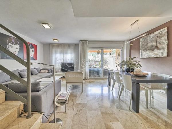 Chalet adosado en calle Océano, 28