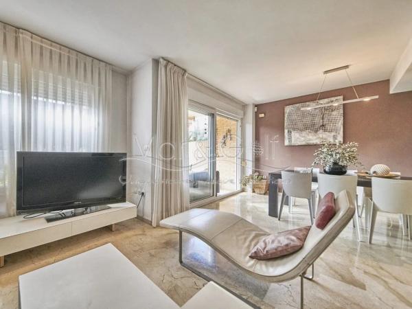 Chalet adosado en calle Océano, 28