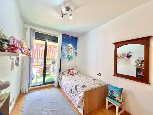 Piso en calle Nadadora Carmen Soto, 2