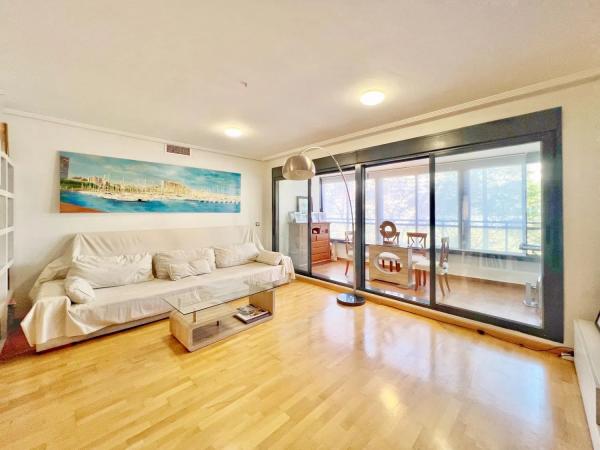 Piso en calle Nadadora Carmen Soto, 2