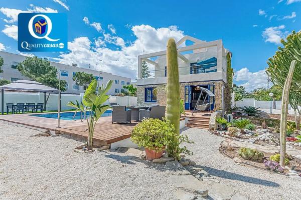 Chalet en Barrio Vistahermosa