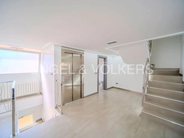 Chalet pareado en calle del Farmacéutico Ángel Establier