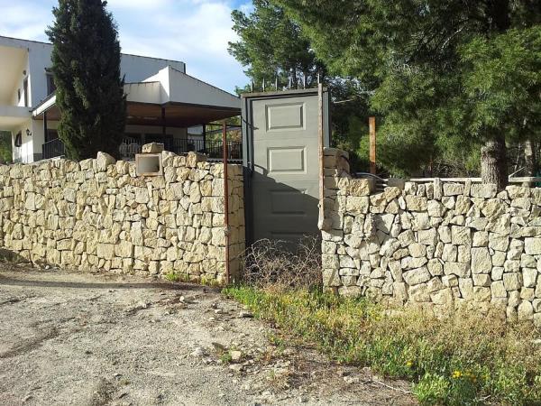 Casa independiente en calle Loma