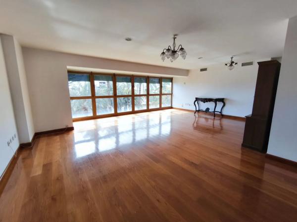 Piso en avenida de Ramón y Cajal, 6