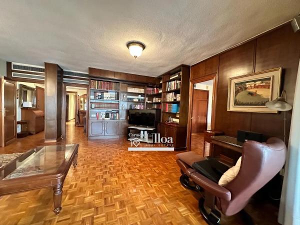 Piso en avenida de Ramón y Cajal