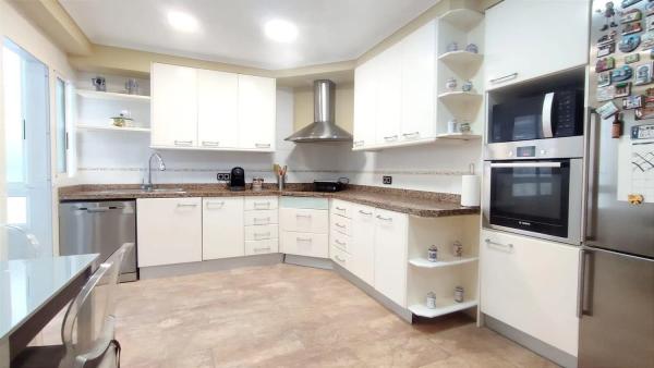 Piso en calle del Médico Pascual Pérez, 28