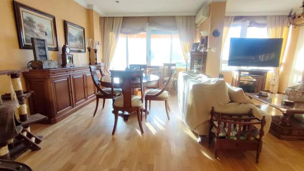 Piso en calle del Médico Pascual Pérez, 28