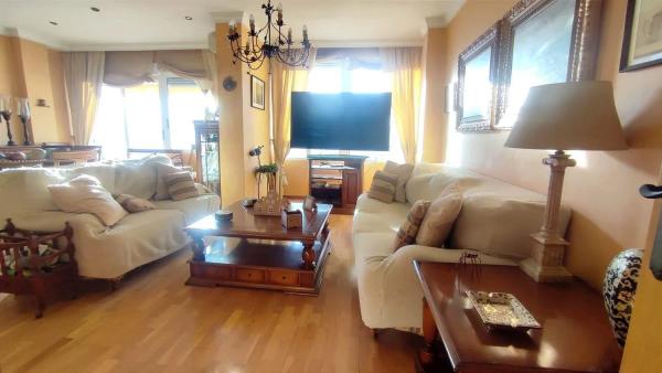 Piso en calle del Médico Pascual Pérez, 28