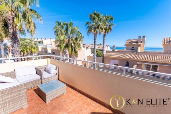 Chalet pareado en calle de la Cherna