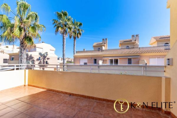 Chalet pareado en calle de la Cherna