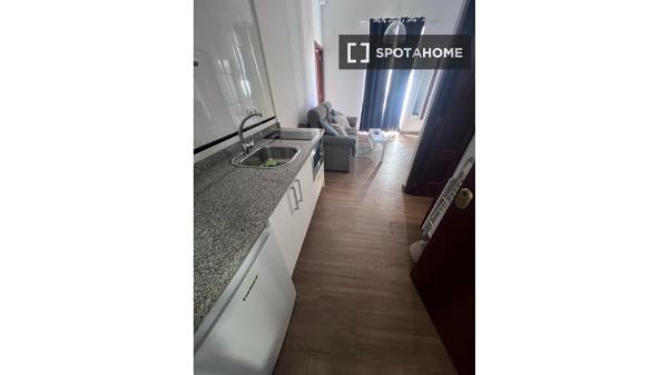 Piso de 2 dormitorios en alquiler en Sevilla