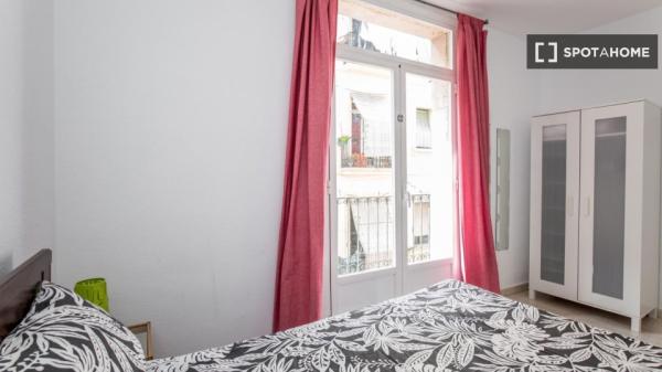 Habitación en piso compartido en barcelona.
