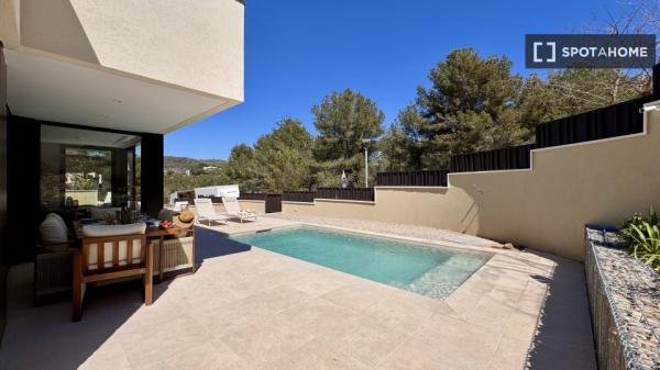 Piso entero de 4 habitaciones en Sant Pere de Ribes