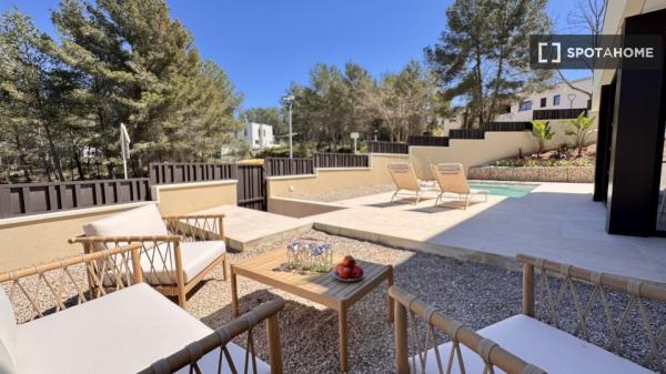 Piso entero de 4 habitaciones en Sant Pere de Ribes