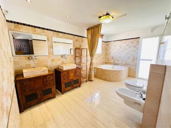 Chalet en Pueblo Español - Coveta Fumá