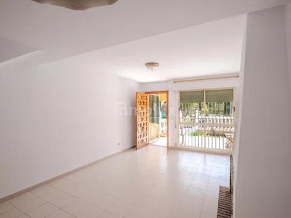 Chalet adosado en calle d'Oriola