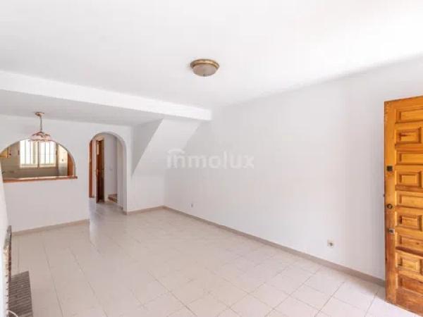 Chalet adosado en calle d'Oriola