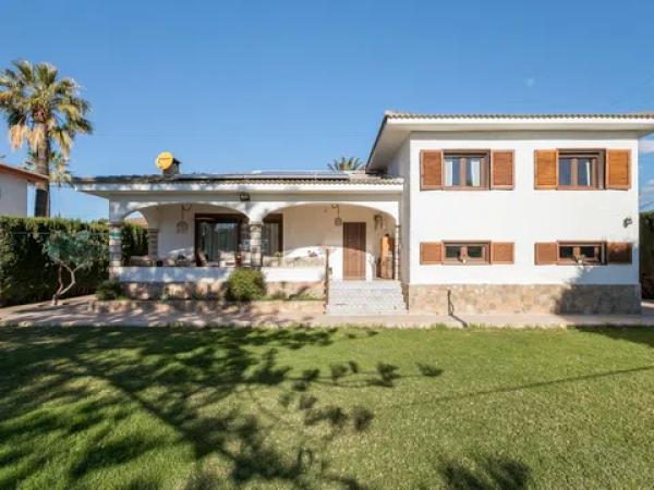 Casa independiente en Convento, 130