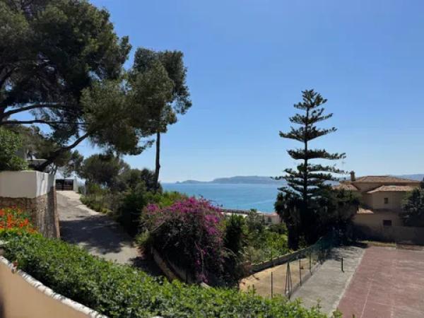 Chalet adosado en cuesta de San Antonio, 14