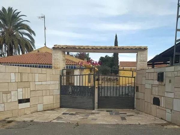 Casa independiente en calle Rebeco, 2 -8