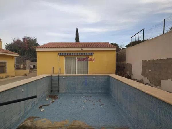 Casa independiente en calle Rebeco, 2 -8