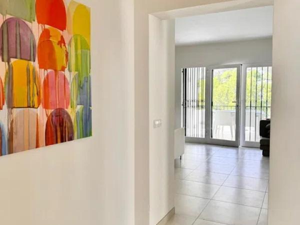 Casa independiente en avenida Principal