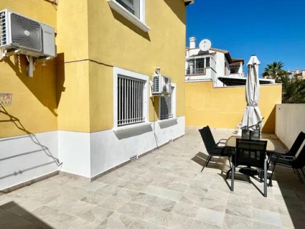 Casa independiente en calle Marbella