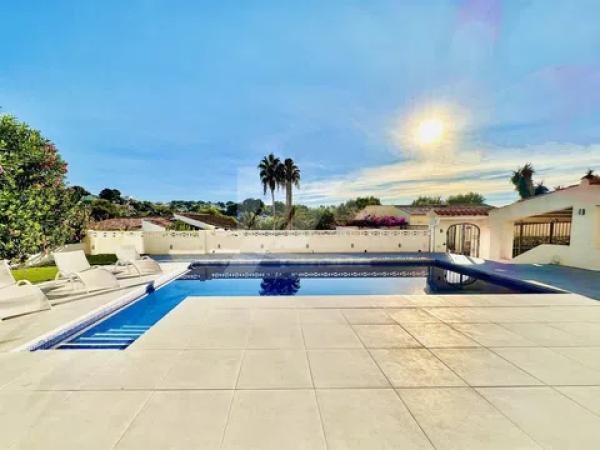 Casa independiente en calle el Pinsà